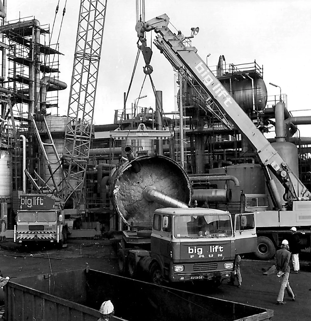 Neg.nr. 14 75 9B (3), 15 4 '75, Mekog Transport LT Converter